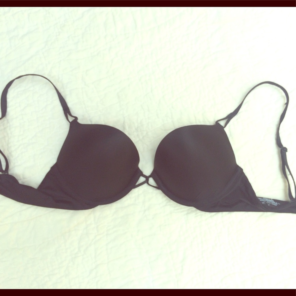 Victoria’s Secret miraculous plunge black bra 34b